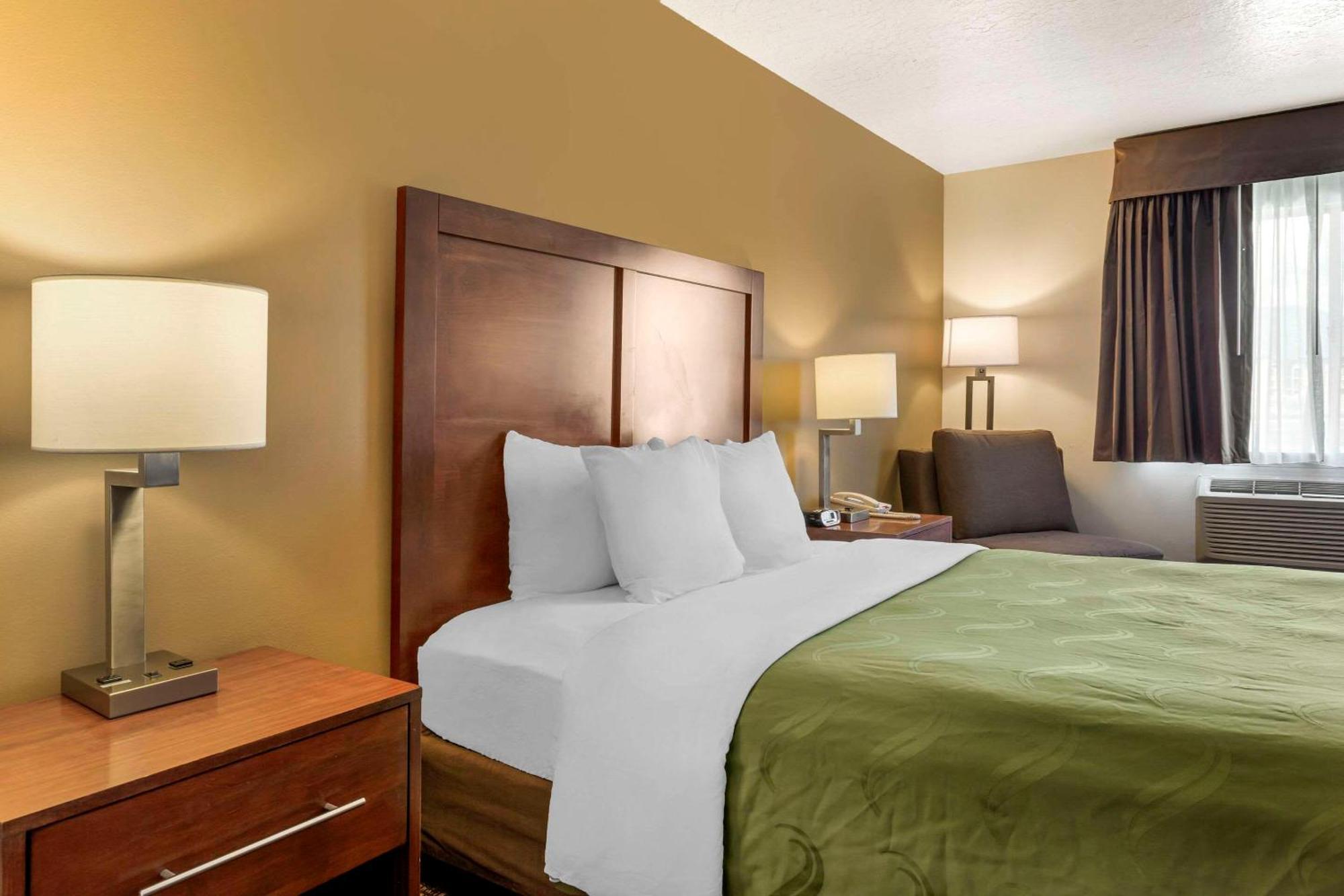 Quality Inn Logan Near University Kültér fotó